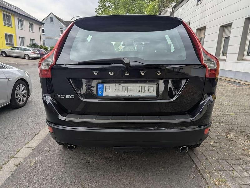 Schwarz Gebraucht 2011 Volvo XC60 Summum SUV | 7.999 € (Guter Preis) - Bild 1/4