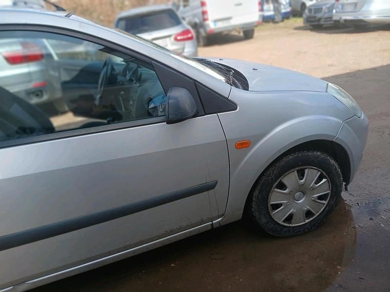 Gebraucht Ford Fiesta 60 PS (44 kW) 2007 Grau Kleinwagen