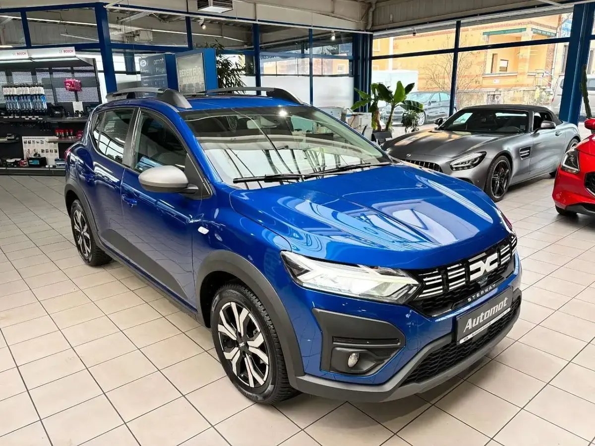 Używany Dacia Sandero Expression 91 KM (66 kW) 2023 Niebieski SUV