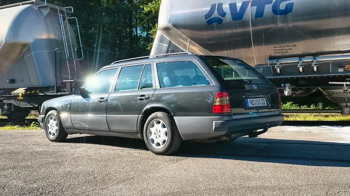 Gebraucht Mercedes E280 193 PS (141 kW) 1993 Schwarz Kombi