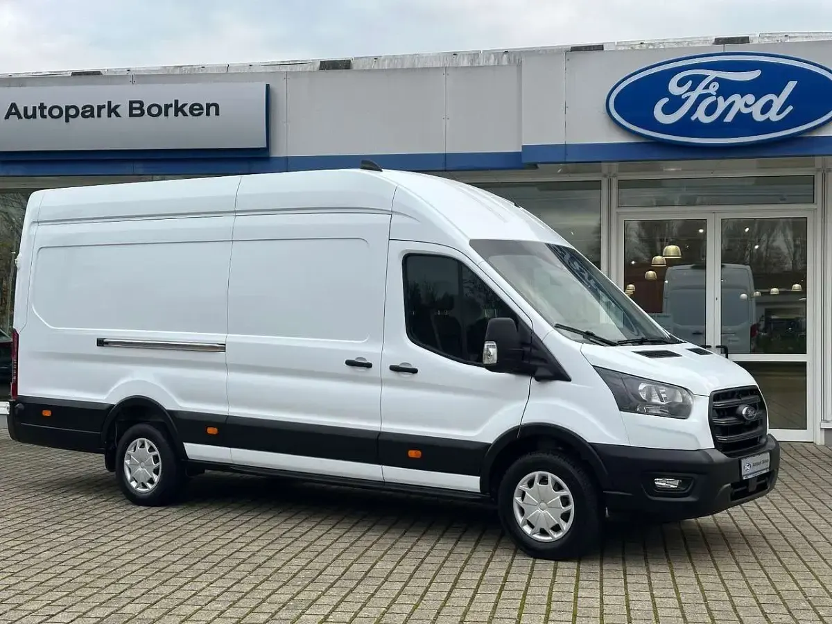 Gebraucht Ford Transit Trend 131 PS (96 kW) 2024 Weiß Van / Kleinbus