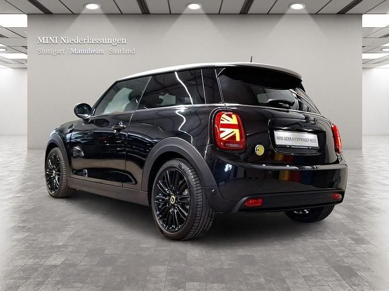 Gebraucht Mini Cooper SE 135 kW (184 PS) 2023 Schwarz Kleinwagen