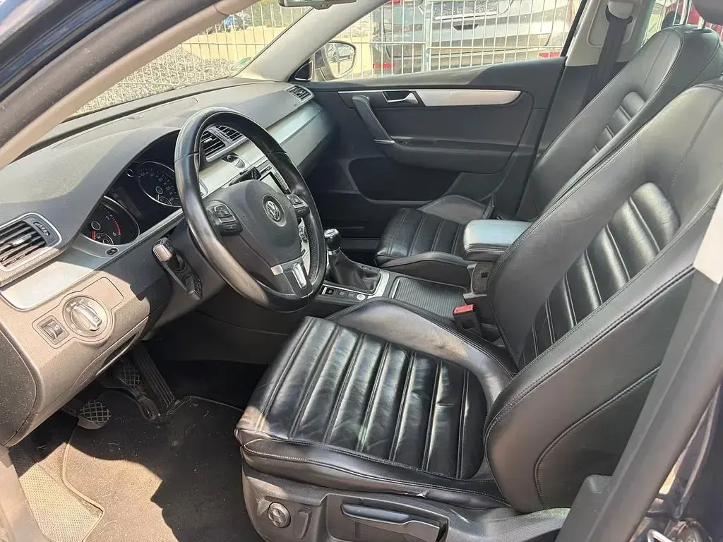 Gebraucht VW Passat Highline 170 PS (125 kW) 2012 Blau Kombi