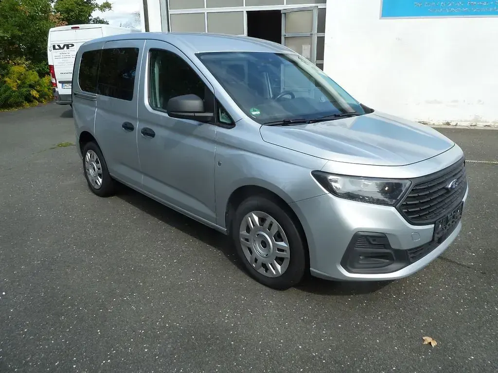 Gebraucht Ford Tourneo Connect Trend 122 PS (89 kW) 2024 Silber Van / Kleinbus