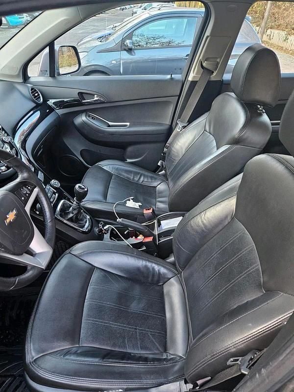 Gebraucht Chevrolet Orlando 141 PS (103 kW) 2011 Silber Van / Kleinbus