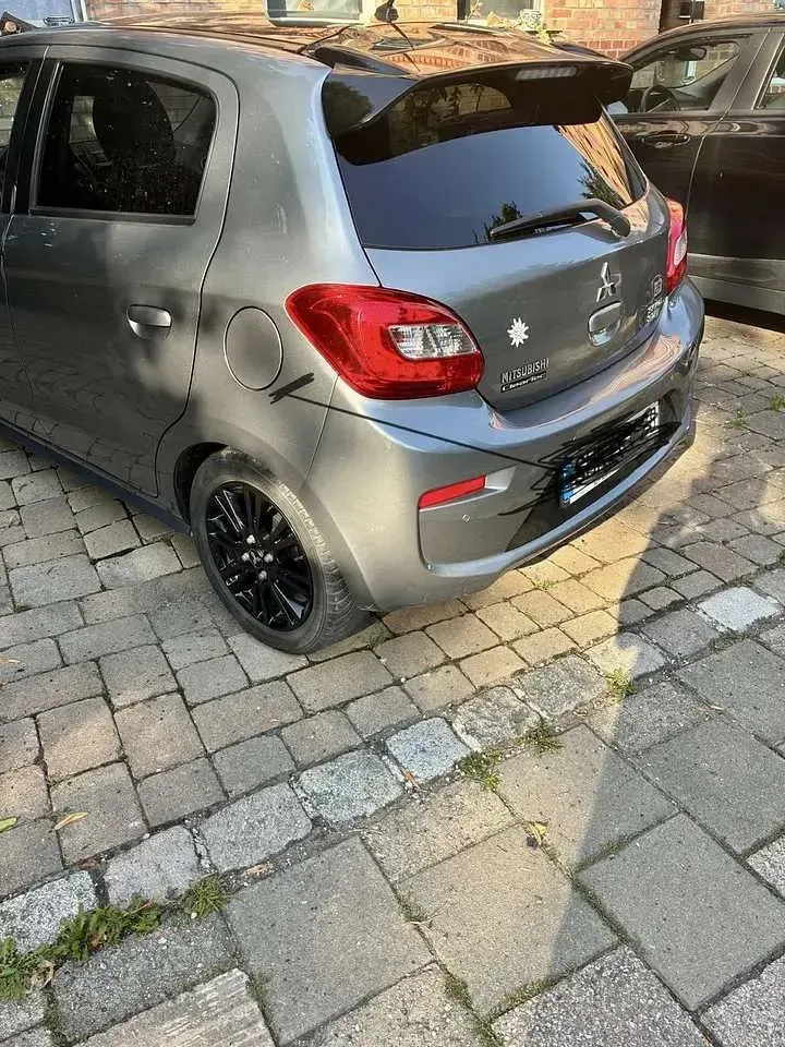 Gebraucht Mitsubishi Space Star Diamant Edition 80 PS (58 kW) 2019 Silber Kleinwagen