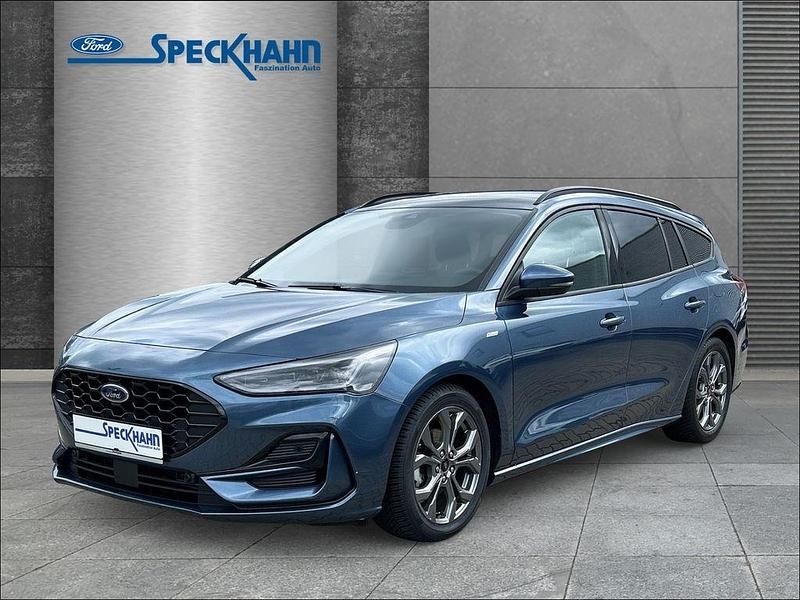Blau Gebraucht 2024 Ford Focus ST-Line Limousine | 29.990 € - Bild 1/4