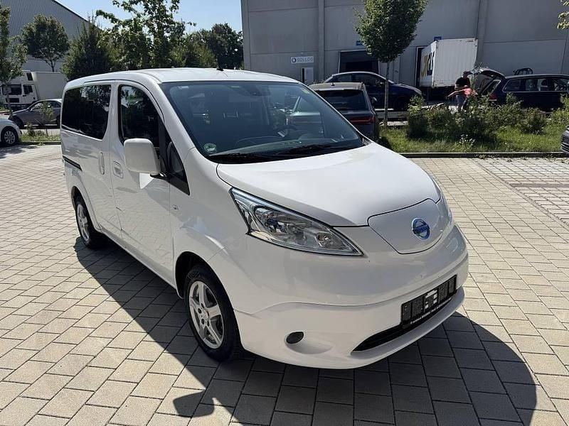 Weiß Gebraucht 2017 Nissan e-NV200 Van | 12.950 € (Guter Preis) - Bild 1/4