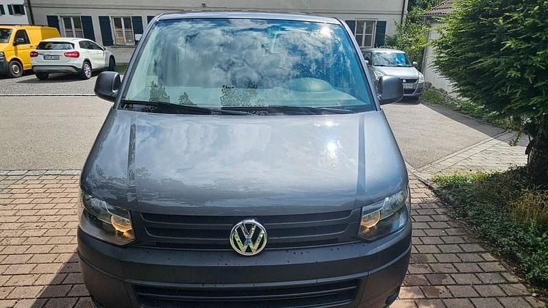 Grau Gebraucht 2015 VW T5 Van | 12.800 € (Etwas zu teuer) - Bild 1/4