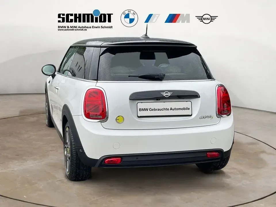 Gebraucht Mini Cooper SE Classic 135 kW (184 PS) 2023 Weiß Kleinwagen