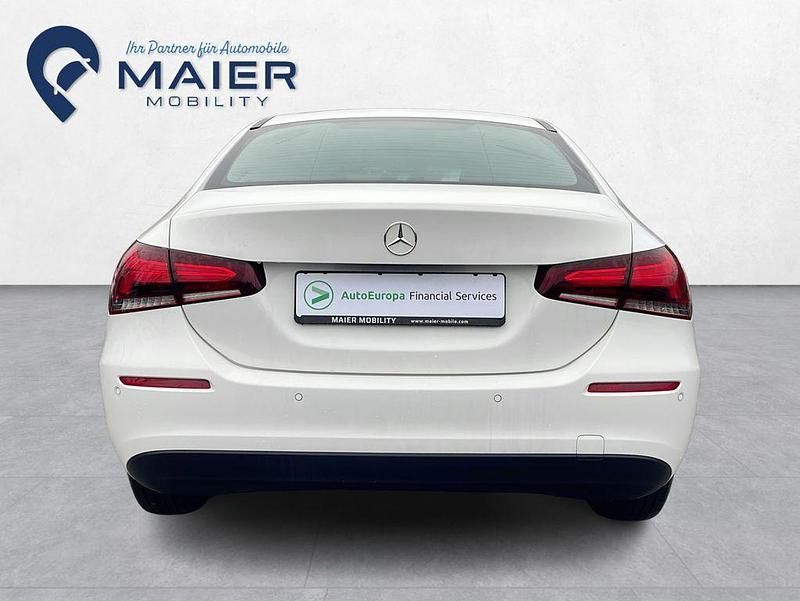 Gebraucht Mercedes A180 Business 116 PS (85 kW) 2021 Polarweiss  unilack Limousine