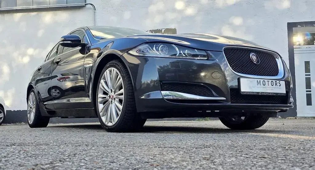 Gebraucht Jaguar XF S 241 PS (177 kW) 2015 Grau Limousine