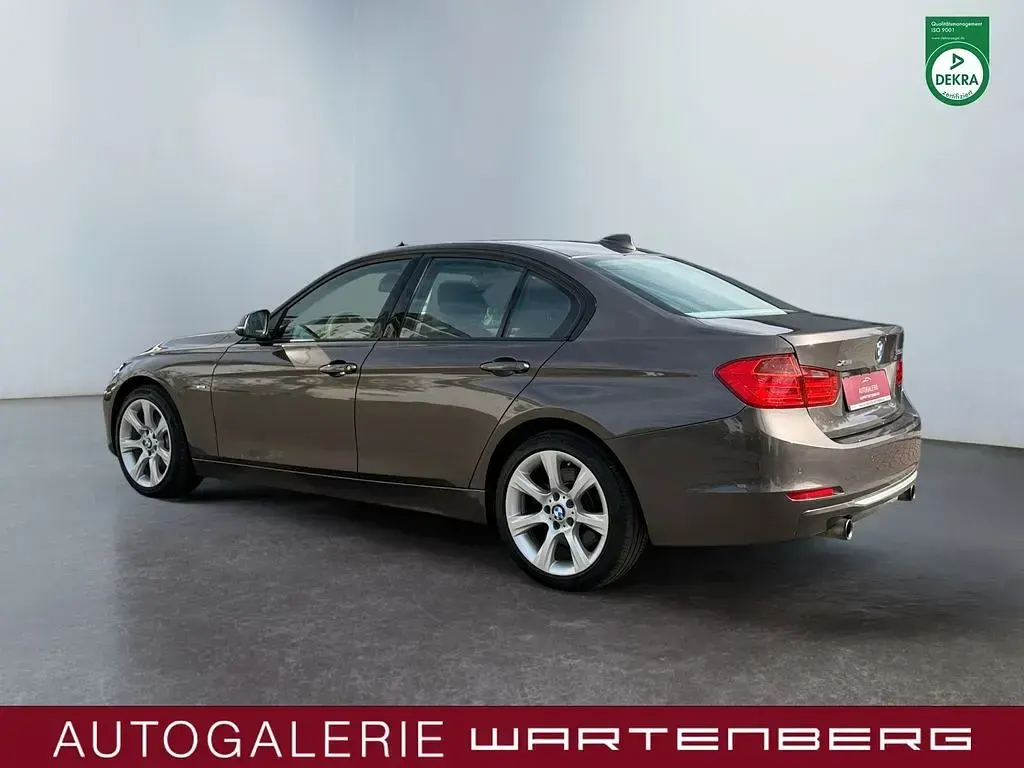 Gebraucht BMW 335 Comfort Edition 306 PS (225 kW) 2012 Braun Limousine