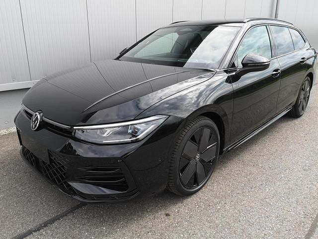 Grenadilschwarz metallic Neu 2025 VW Passat R-line Kombi | 48.290 € (Superpreis) - Bild 1/2