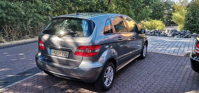 Gebraucht Mercedes B170 116 PS (85 kW) 2008 Silber Van / Kleinbus