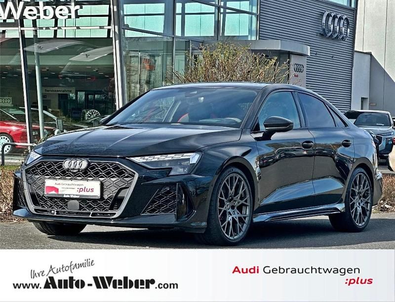 Gebraucht Audi RS3 Ambiente 400 PS (294 kW) 2025 Mythosschwarz metallic Limousine