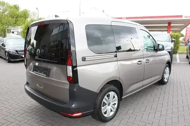 Używany VW Caddy 122 KM (89 kW) 2022 Beżowy Minivan