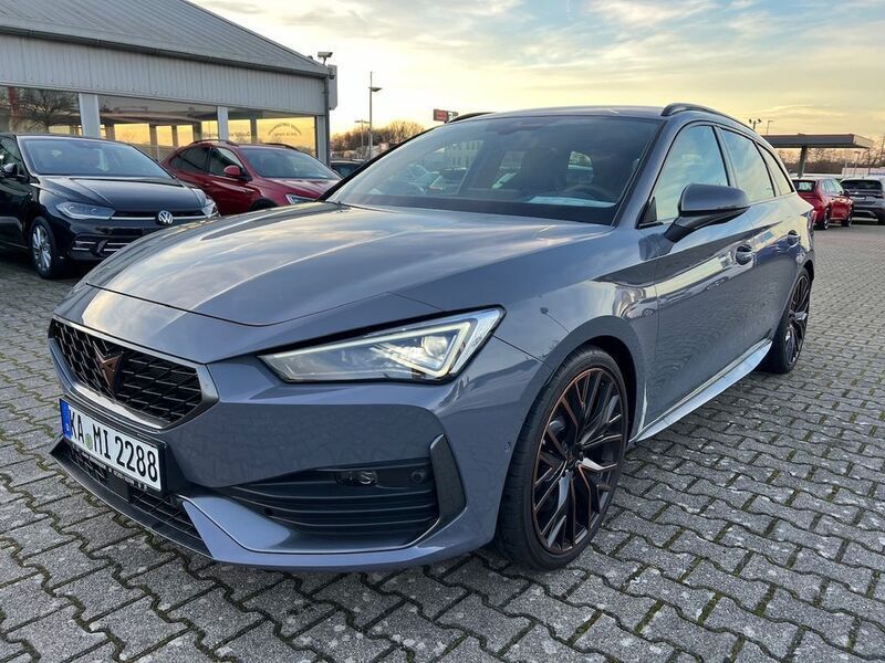 Grau Gebraucht 2023 Cupra Leon VZ Limousine | 43.890 € - Bild 1/4