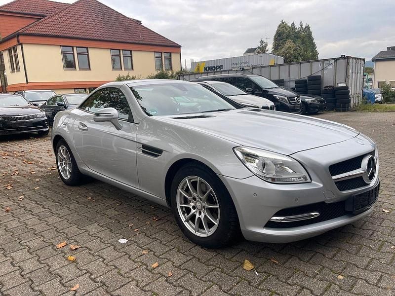 Gebraucht Mercedes SLK200 184 PS (135 kW) 2012 Iridiumsilber Cabrio