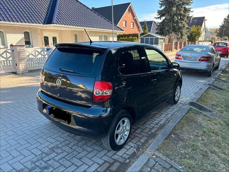 Gebraucht VW Fox Style 54 PS (39 kW) 2010 Schwarz Kleinwagen