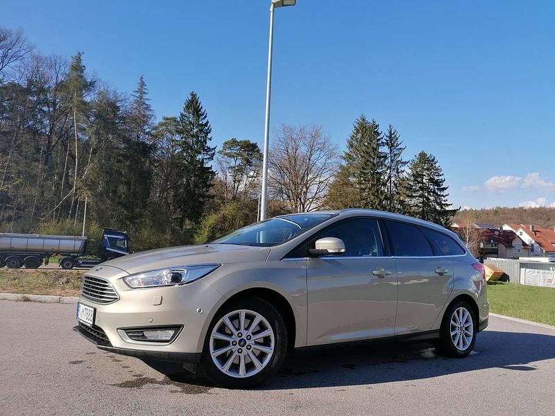 Gebraucht Ford Focus Titanium 150 PS (110 kW) 2015 Grau Kombi