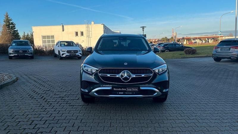 Gebraucht Mercedes GLC300e Avantgarde 197 PS (144 kW) 2024 Lack graphitgrau SUV