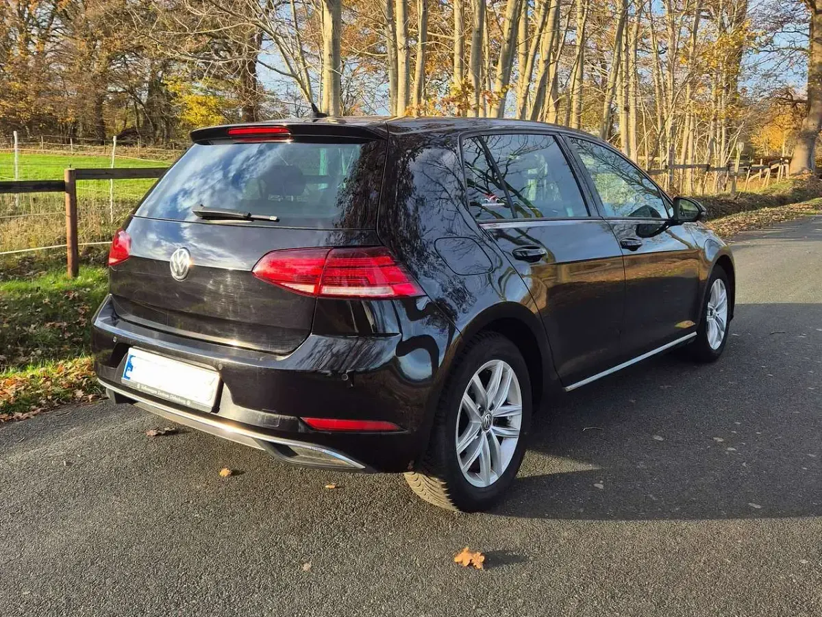 Gebraucht VW Golf VII Comfortline 150 PS (110 kW) 2017 Schwarz Limousine