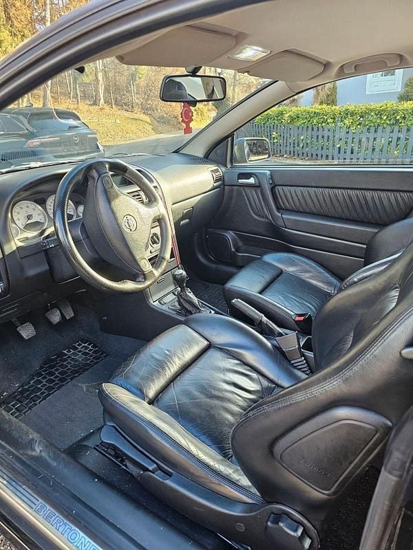 Gebraucht Opel Astra Classic 147 PS (108 kW) 2001 Schwarz Coupé