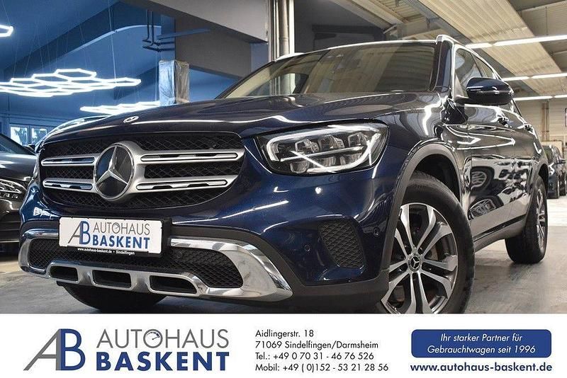Blau Gebraucht 2021 Mercedes GLC200 SUV | 30.990 € (Superpreis) - Bild 1/4