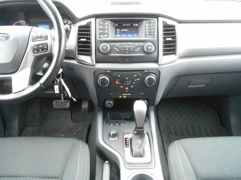 Gebraucht Ford Ranger XLT 160 PS (117 kW) 2017 Schwarz Abholung