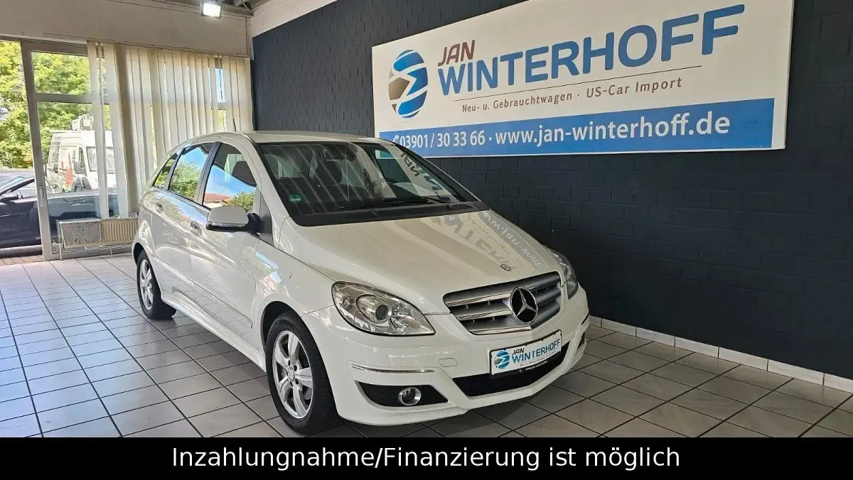 Gebraucht Mercedes B200 140 PS (102 kW) 2009 Weiß Van / Kleinbus