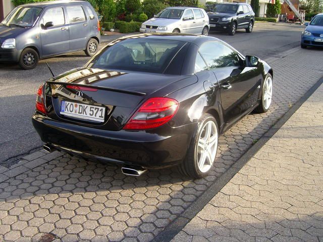 Gebraucht Mercedes SLK200 2LOOK Edition 184 PS (135 kW) 2010 Schwarz metallic Cabrio