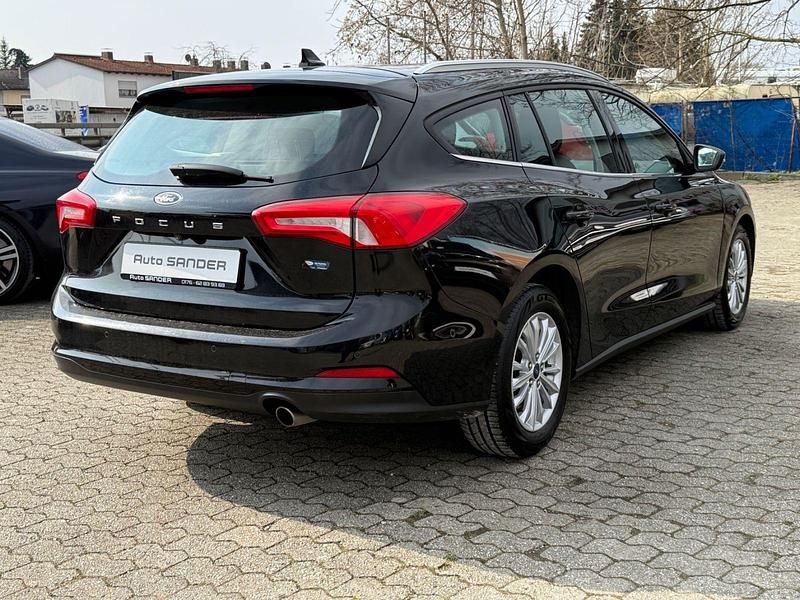 Gebraucht Ford Focus Titanium 150 PS (110 kW) 2020 Schwarz Kombi