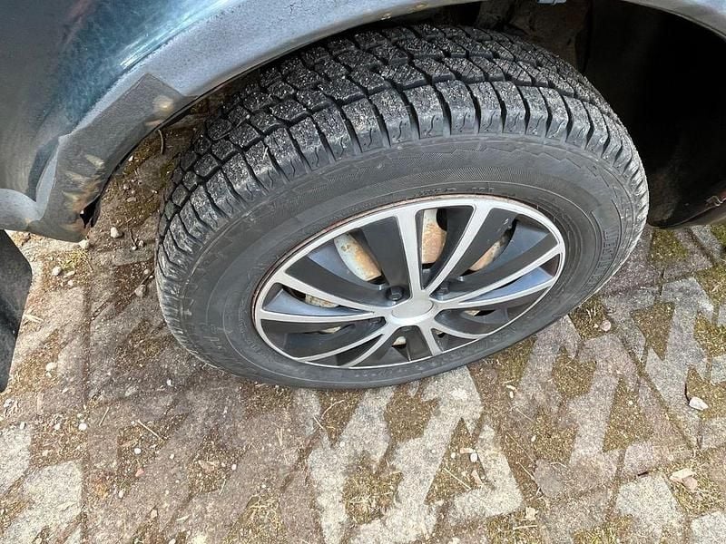 Gebraucht Lada niva 83 PS (61 kW) 2012 Grün SUV