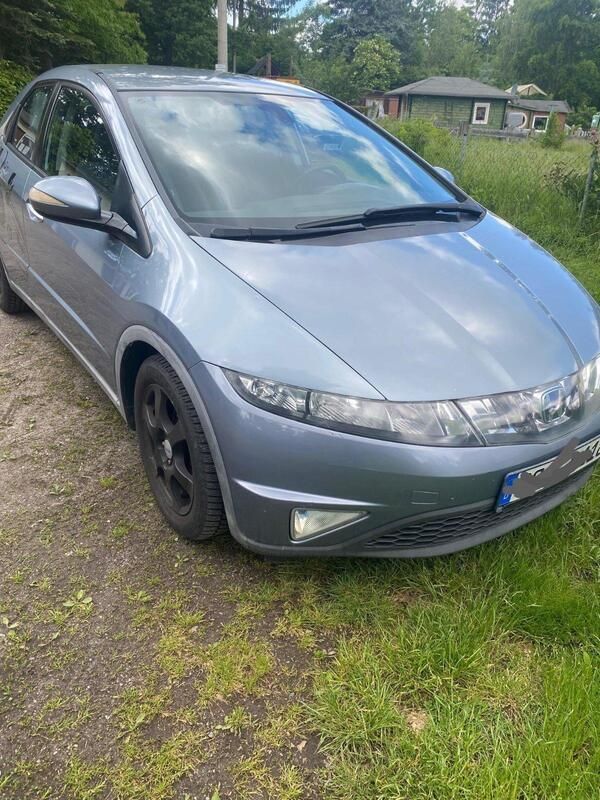 Grau Gebraucht 2007 Honda Civic Limousine | 3.800 € (Fairer Preis) - Bild 1/4