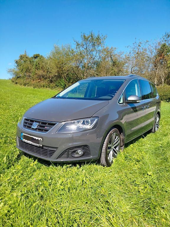 Grau Gebraucht 2018 Seat Alhambra 4Drive Van / Kleinbus | 29.950 € (Fairer Preis) - Bild 1/4