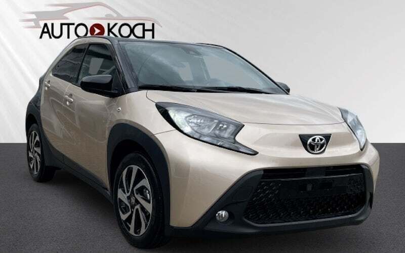 Grau Neu 2025 Toyota Aygo Team Kleinwagen | 17.940 € - Bild 1/4