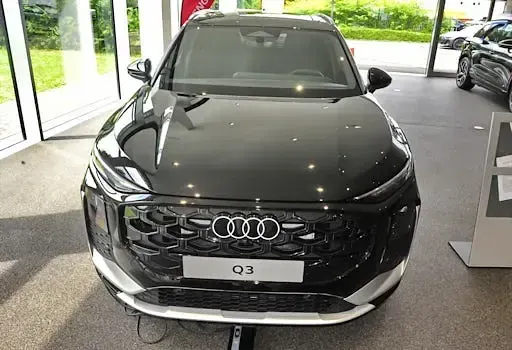 Neu Audi Q3 Basis 150 PS (110 kW) 2026 Schwarz SUV