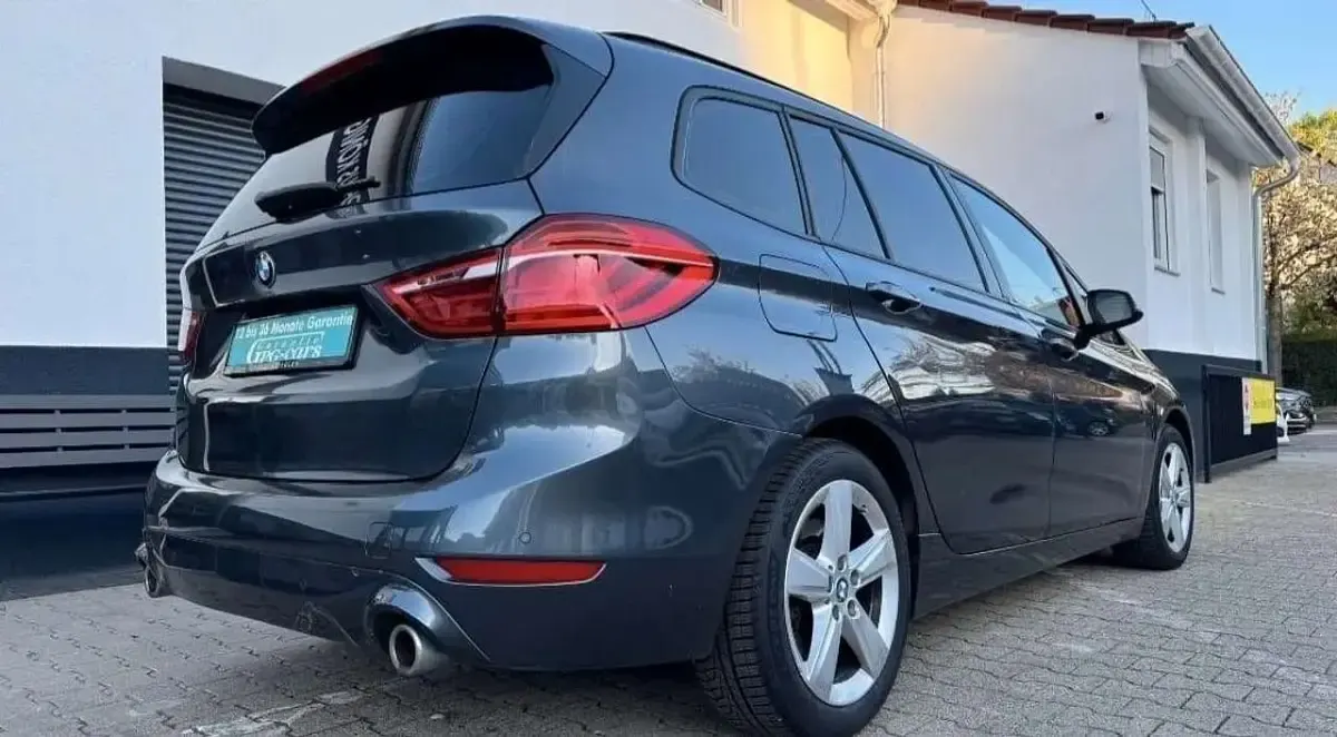 Gebraucht BMW 220 190 PS (139 kW) 2022 Grau Van / Kleinbus