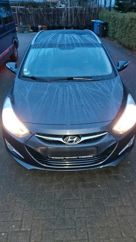 Gebraucht Hyundai i40 Edition 136 PS (100 kW) 2012 Grau Kombi