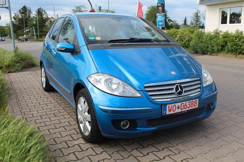 Blau Gebraucht 2006 Mercedes A180 Avantgarde Van / Kleinbus | 1.500 € (Guter Preis) - Bild 1/4