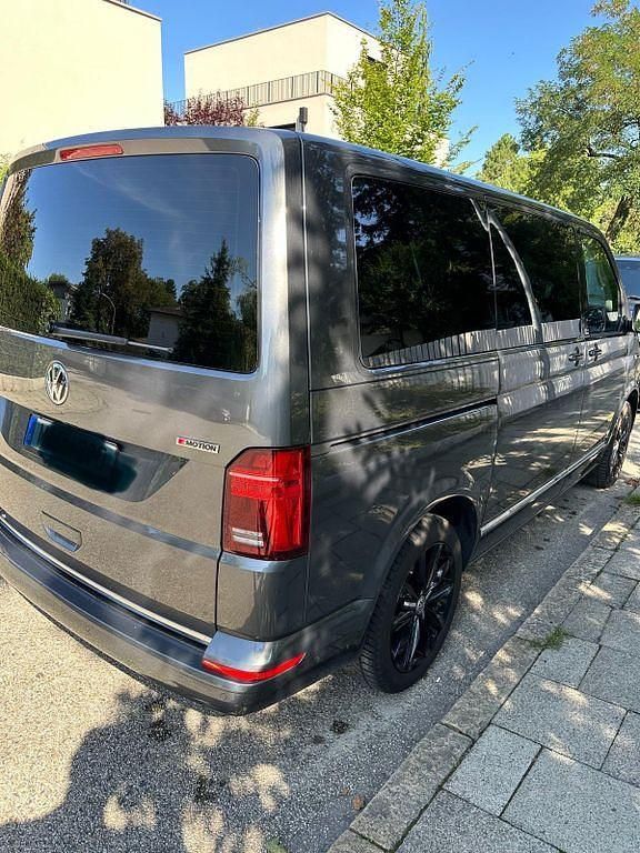 Gebraucht VW Multivan 204 PS (150 kW) 2022 Grau Van