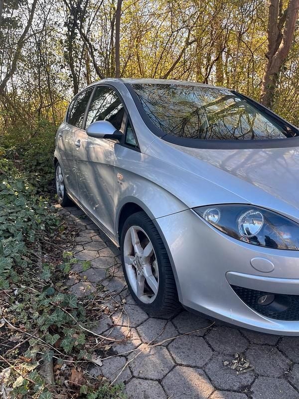 Gebraucht Seat Altea 140 PS (102 kW) 2006 Silber Van / Kleinbus