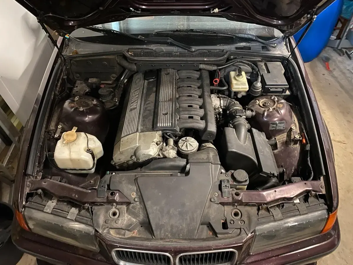 Gebraucht BMW 320 150 PS (110 kW) 1994 Rot Limousine