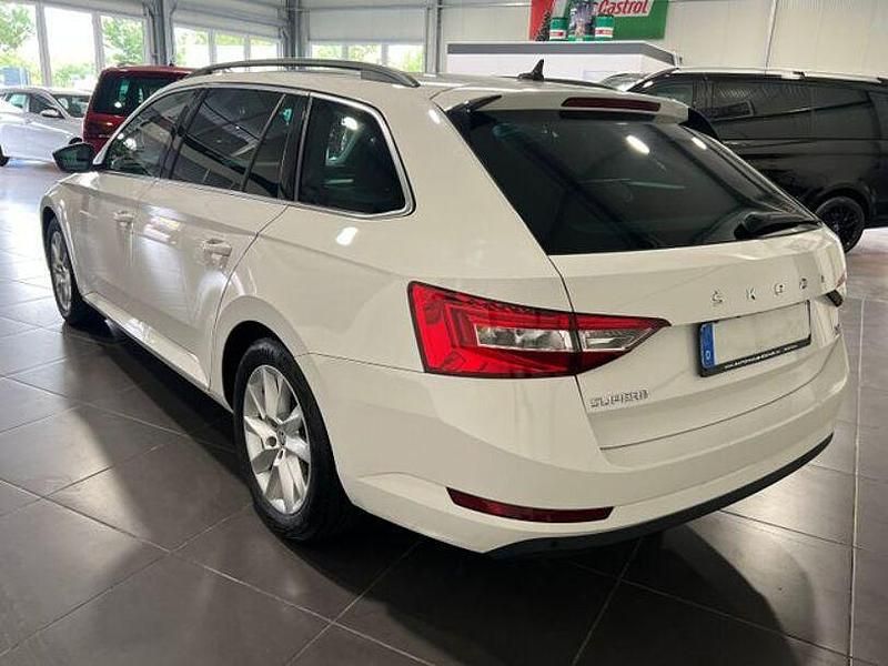 Gebraucht Skoda Superb 218 PS (160 kW) 2020 Weiß Kombi