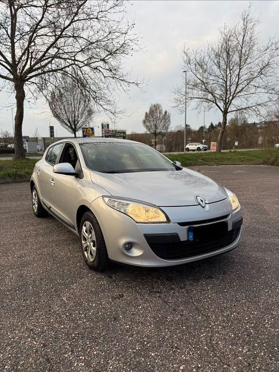 Gebraucht Renault Mégane Authentique 101 PS (74 kW) 2009 Andere farben Limousine