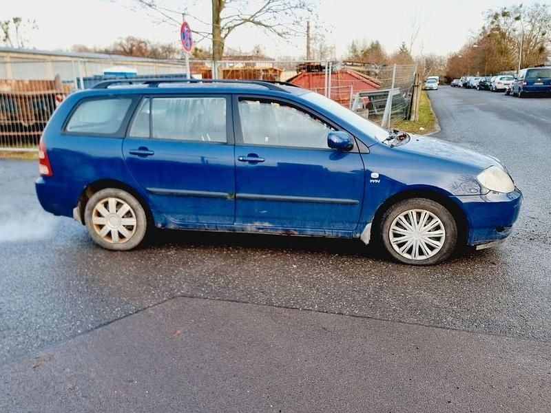 Gebraucht Toyota Corolla 110 PS (80 kW) 2003 Blau Kombi