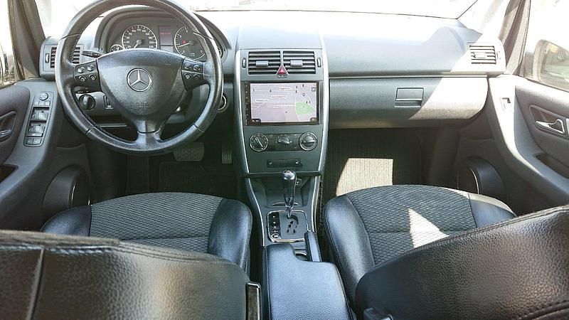 Gebraucht Mercedes A160 95 PS (69 kW) 2009 Silber Limousine