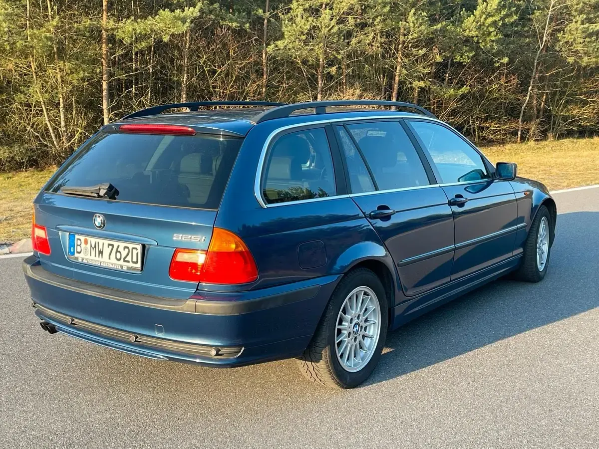 Gebraucht BMW 325 192 PS (141 kW) 2002 Blau Kombi