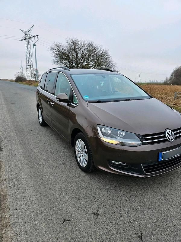 Gebraucht VW Sharan 150 PS (110 kW) 2012 Braun Van / Kleinbus